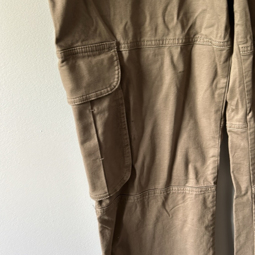 Abercrombie & Fitch Olive Cargo Pants - Picture 5 of 9
